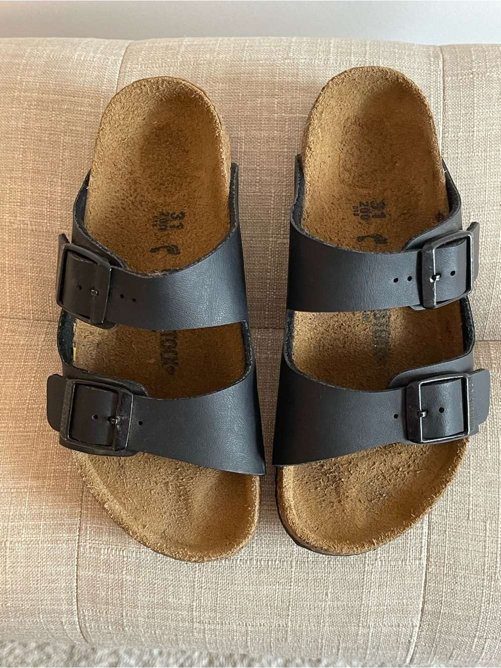Birkenstock Arizona Kids sandals EUC size 31 Us size 13-13 1/2 black like new